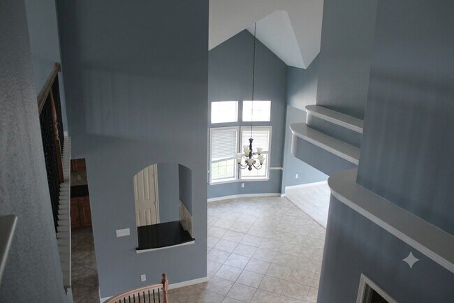 Building Photo - 3410 Somerset Ln