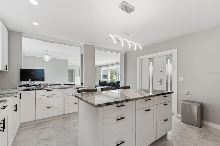 Building Photo - 760 Bohenia Cir S