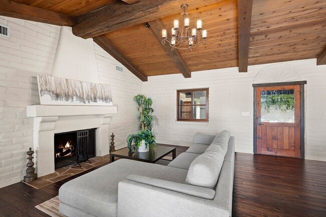 Building Photo - This Beautiful Hacienda Style Home combine...