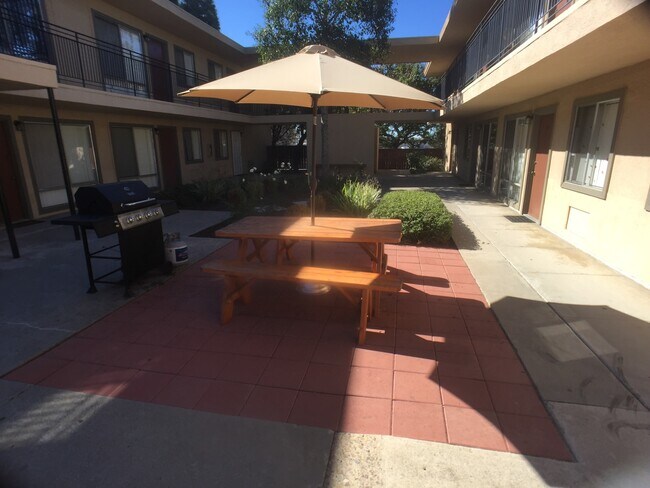 Building Photo - 7414 Mesa College Dr