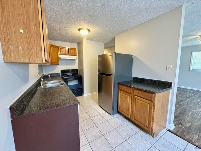 Building Photo - 102 Varee Dr