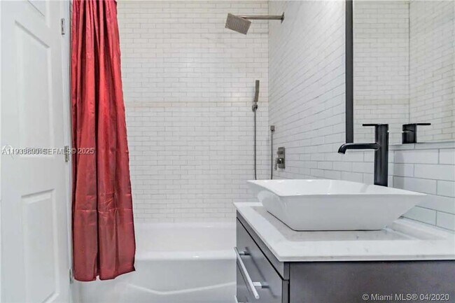 Building Photo - 1731 NE 172nd St