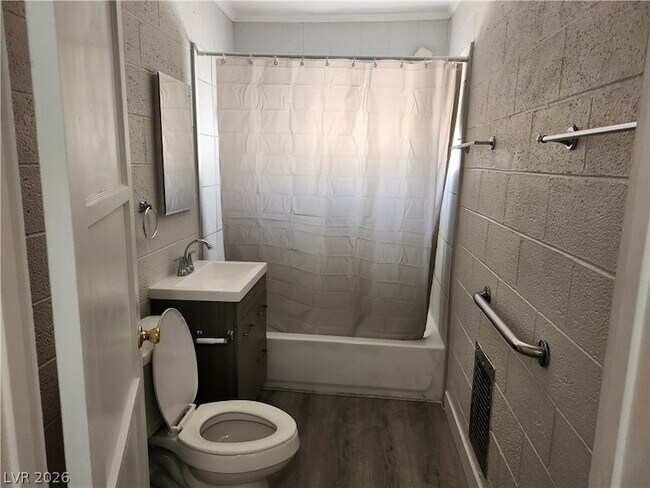 Building Photo - 4624 Evergreen Pl