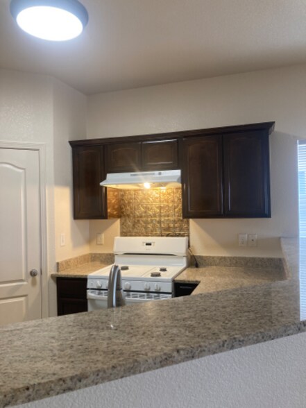 Building Photo - 5909 Cielo De Oro Pl