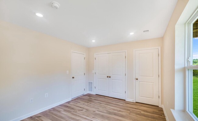 Building Photo - 28 Bigler Rd
