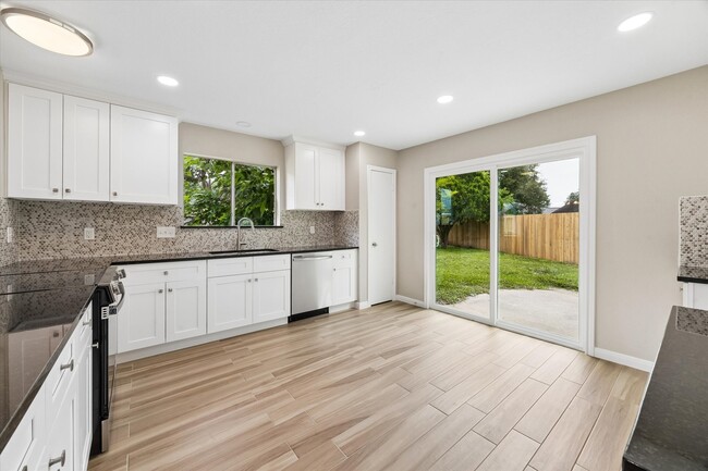 Building Photo - 16807 Forthloch Ct