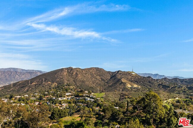 Building Photo - 7191 Pacific View Dr