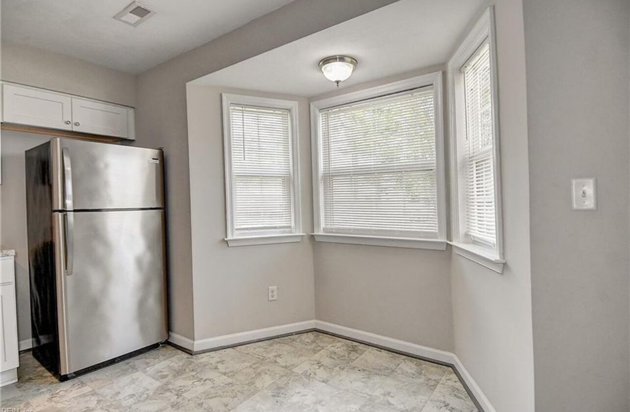 Building Photo - 1106 Eaglewood Dr