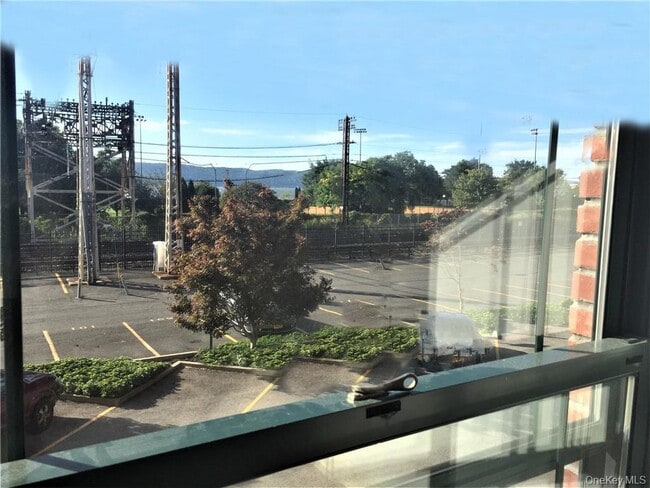 Building Photo - 1 S Astor St