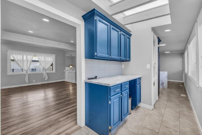 Building Photo - 3876 S Lee Maur St