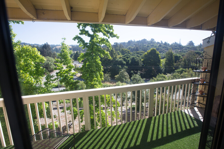 Outdoor Patio - 8769 Mountain Blvd