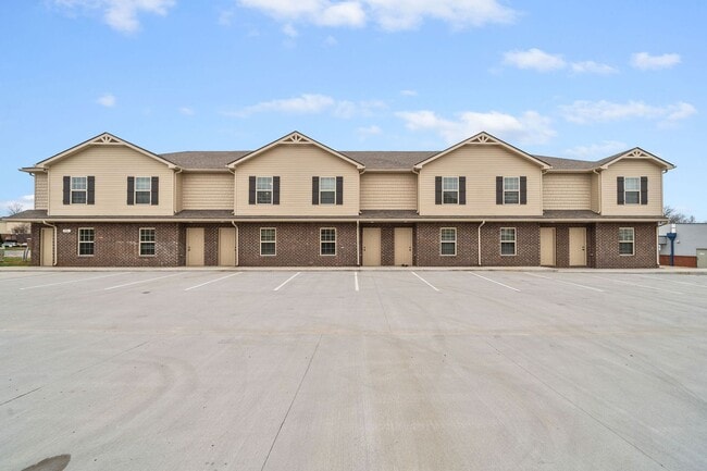 Interior Photo - Professional Park Dr - 931