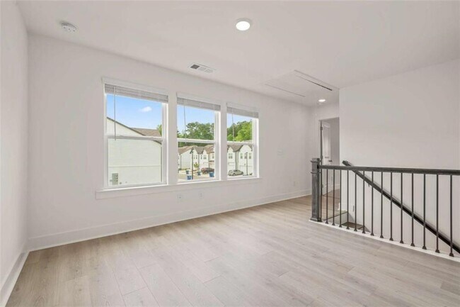 Building Photo - 206 Auburn Valley Wy