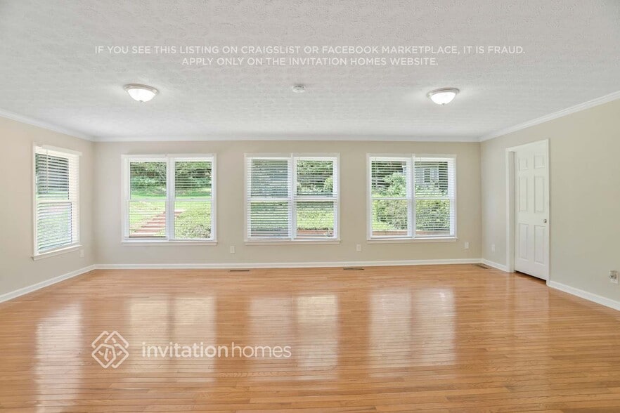 Building Photo - 416 Windsor Dr SW
