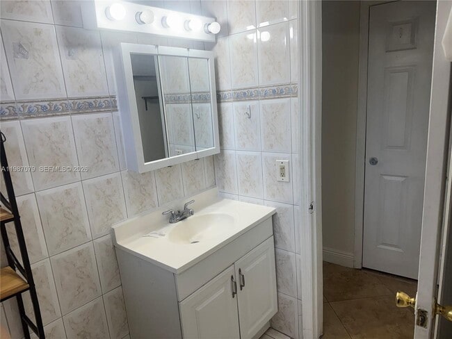 Building Photo - 11245 NW 62nd Ave