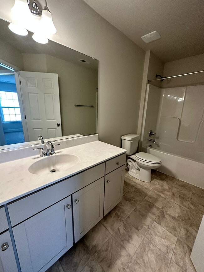 Building Photo - 409 Randolph Vw Dr