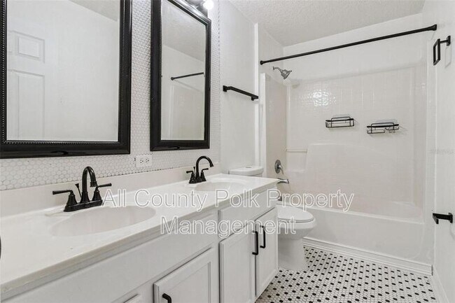 Building Photo - 455 Danube Dr