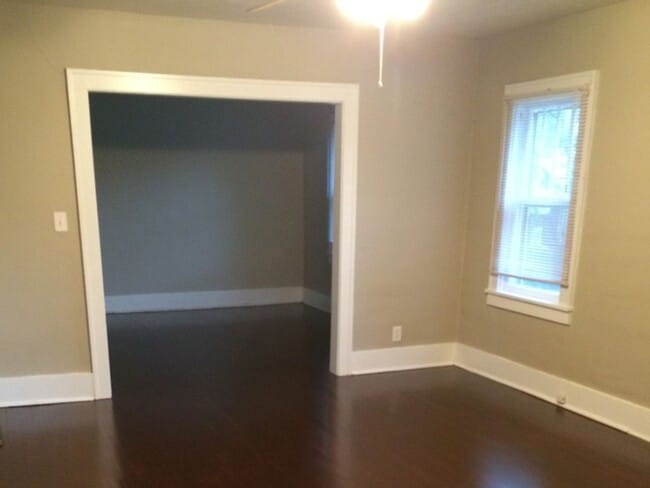 Building Photo - Charming 2 bedroom 1 bath