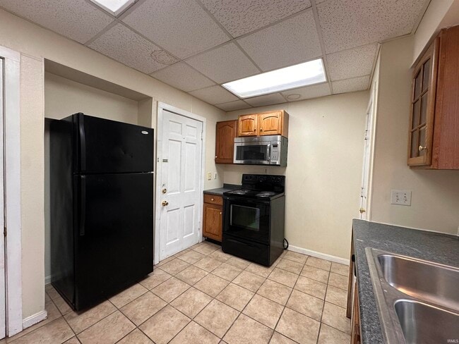 Building Photo - 909 Lincoln Ave