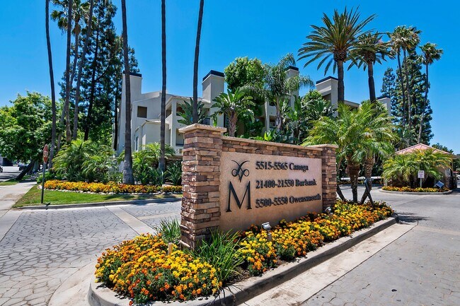 Building Photo - 1/Bed. Condo in Woodland Hills, Warner Center !!