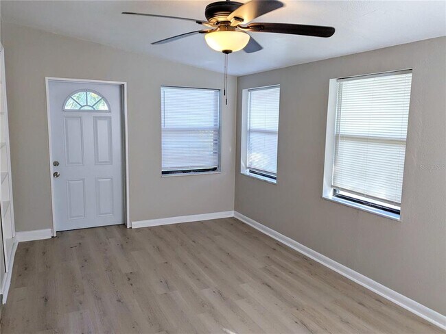 Building Photo - 681 N Wellington Dr