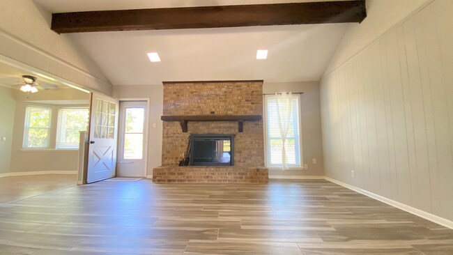 Building Photo - 14508 Hwy 31 W