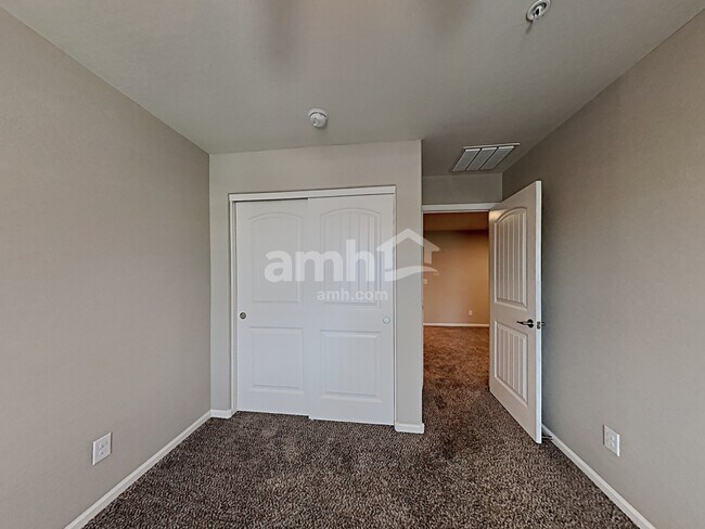 Building Photo - 20765 W Thomas Rd