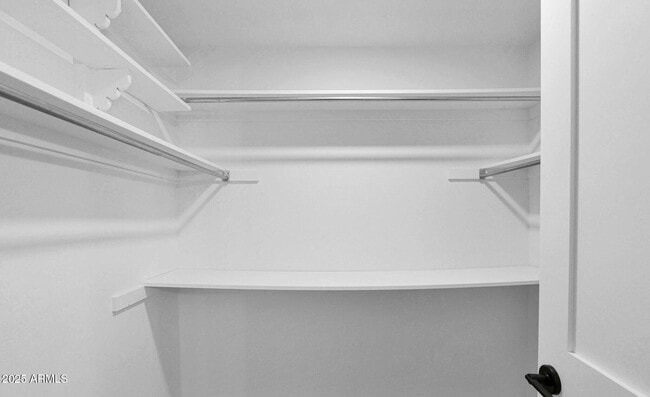 Building Photo - 7147 N Vía Nueva