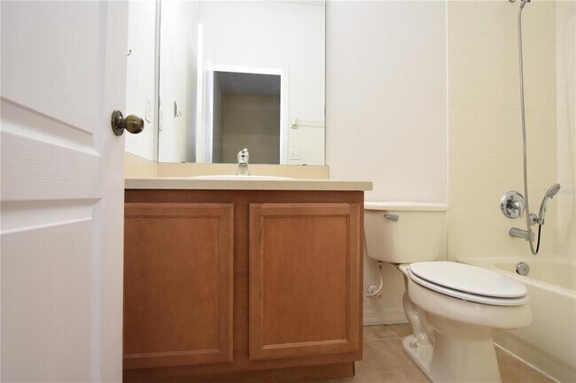 Building Photo - 10832 Savannah Wood Ct