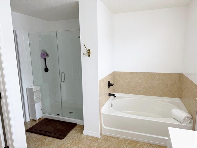 Building Photo - 12236 Fairlawn Dr