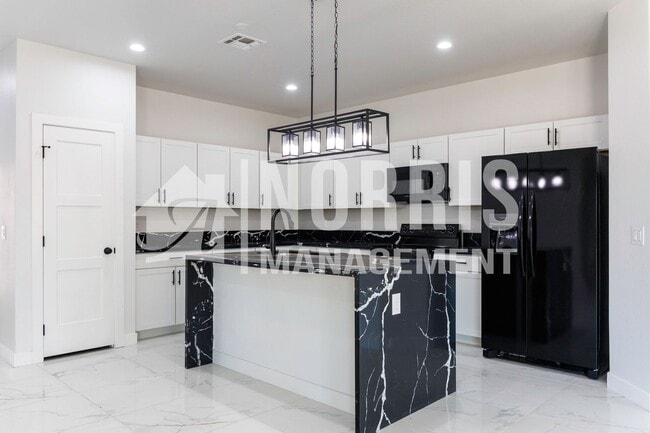 Building Photo - Beautiful Brand New Home with Block Wall