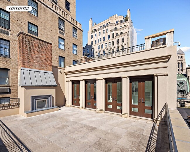 Building Photo - 4 E 64th St
