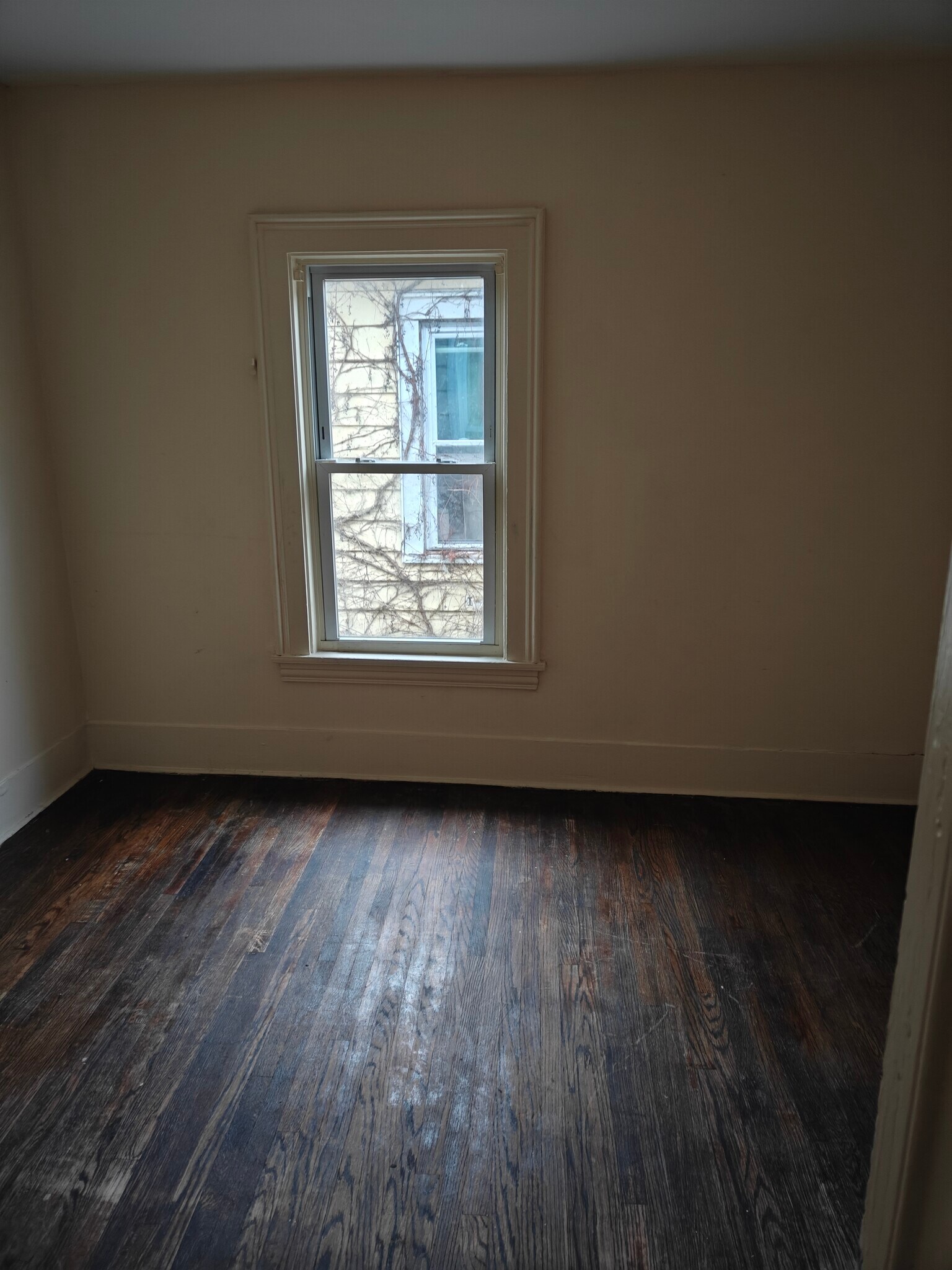 Bedroom - 702 Catherine St