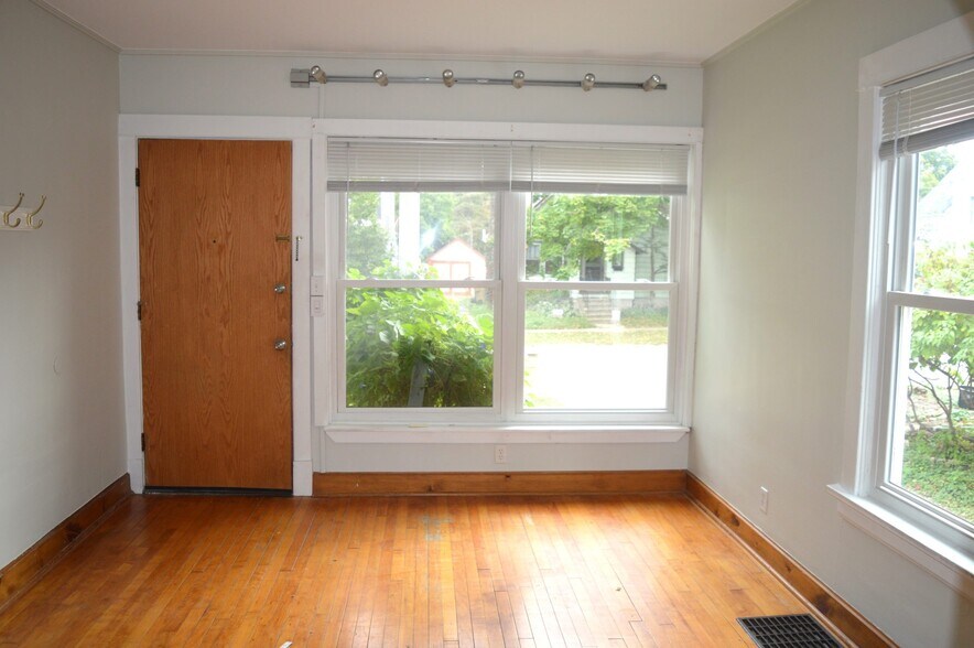 Building Photo - 142 S Marquette St