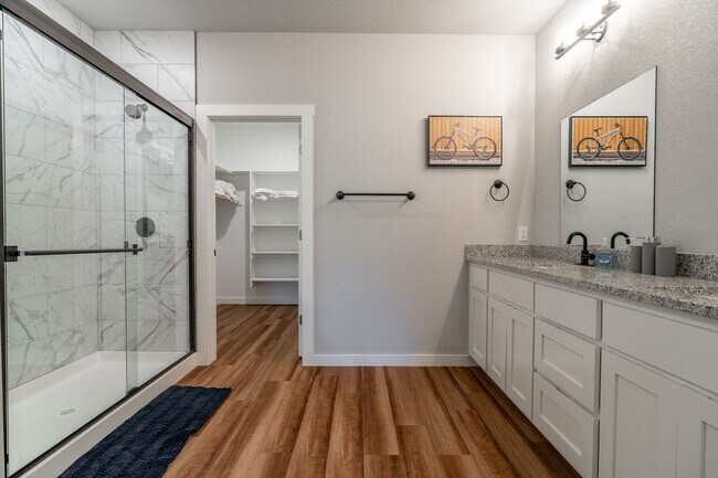 Building Photo - Nearly New Bella Vista Home Nestled in Ultimate Privacy! Furnished options available!