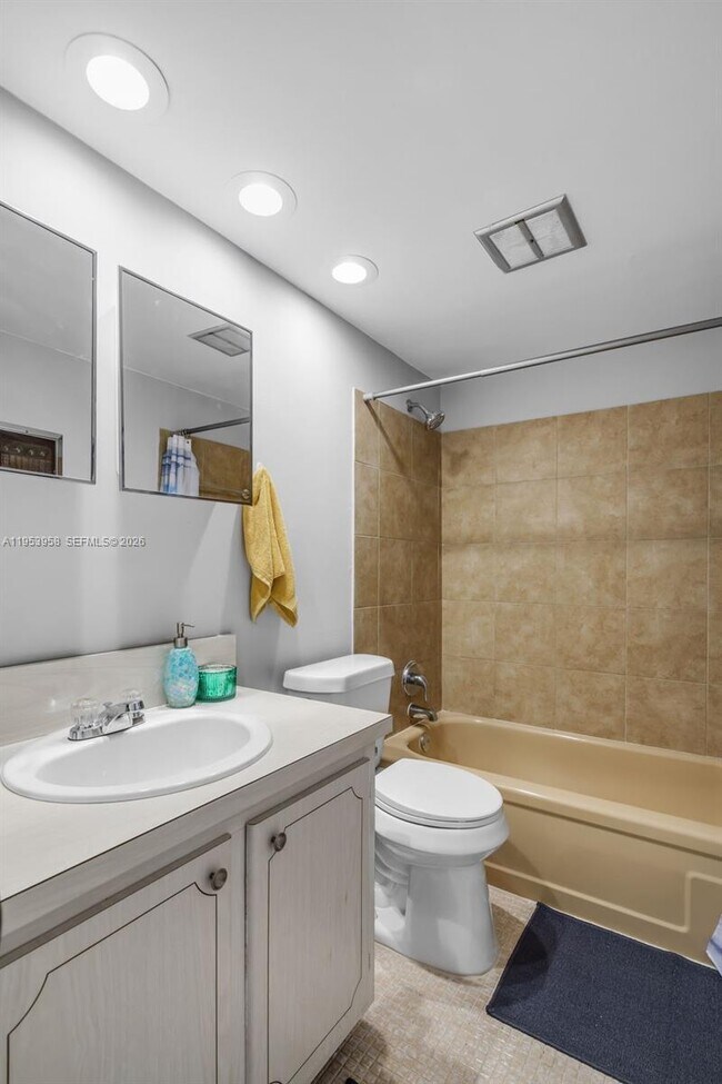 Building Photo - 300 Layne Blvd