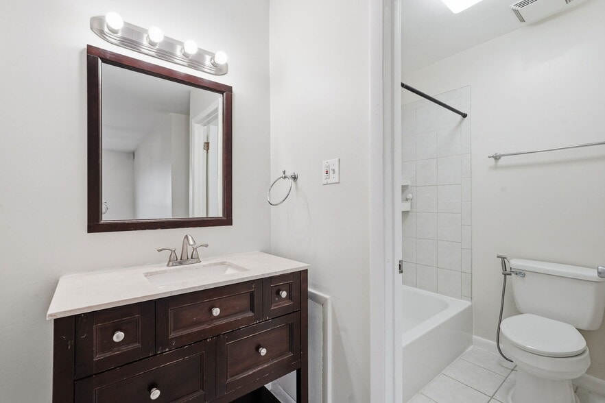 Building Photo - 6230 Edsall Rd