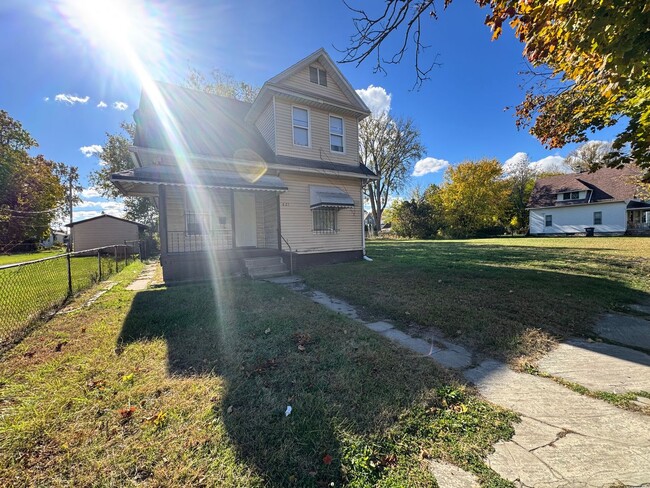 Primary Photo - 4 Bedroom House