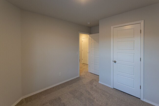 Building Photo - Charming 3 Bedroom / 2 Bathroom Home in Perkins!