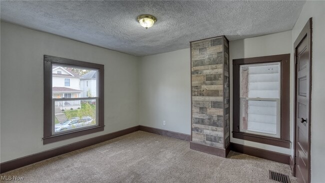 Building Photo - 823 Beatty Ave