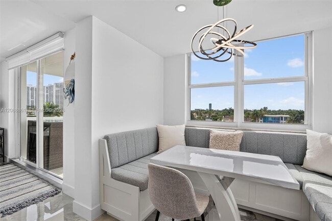 Building Photo - 3113 S Ocean Dr