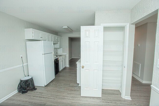 Building Photo - Welcome to your new home in Durham, NC!
