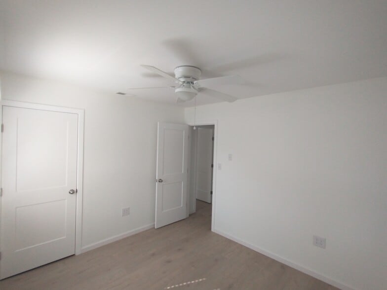 2nd bedroom - 211 Ash Ln