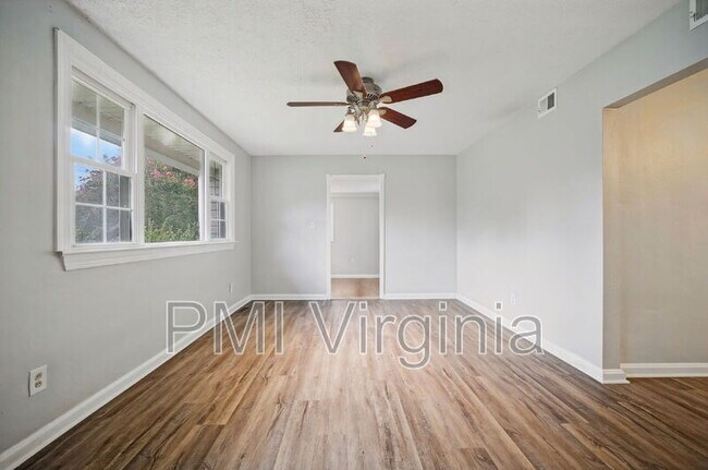 Building Photo - 2312 Calvin Ave