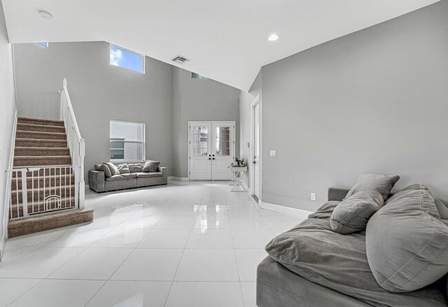 Building Photo - 5482 Macoon Wy