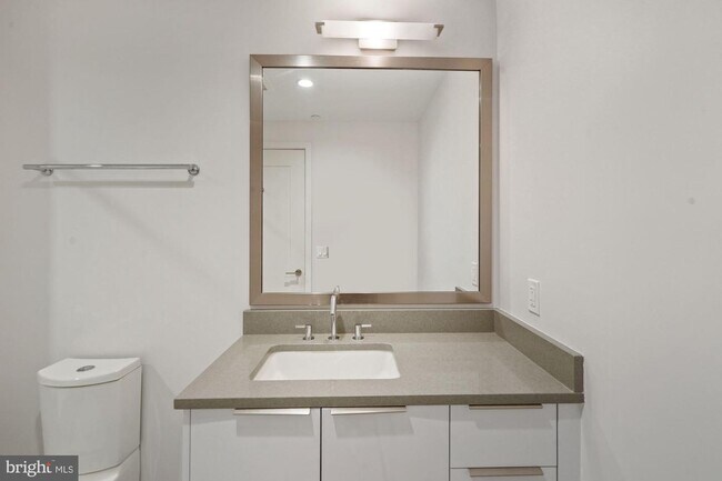 Building Photo - 45 Sutton Square SW