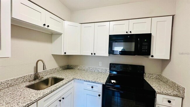 Building Photo - 390 W Haines Blvd