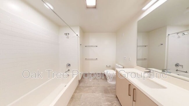 Building Photo - 532 Union St