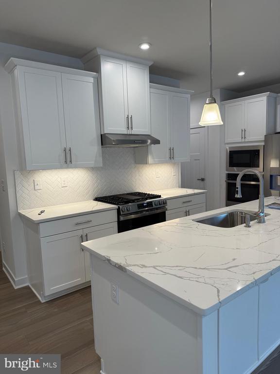 Building Photo - 605 Phalen Ct