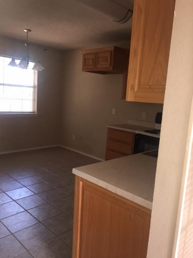 Building Photo - 360 Anderson Rd